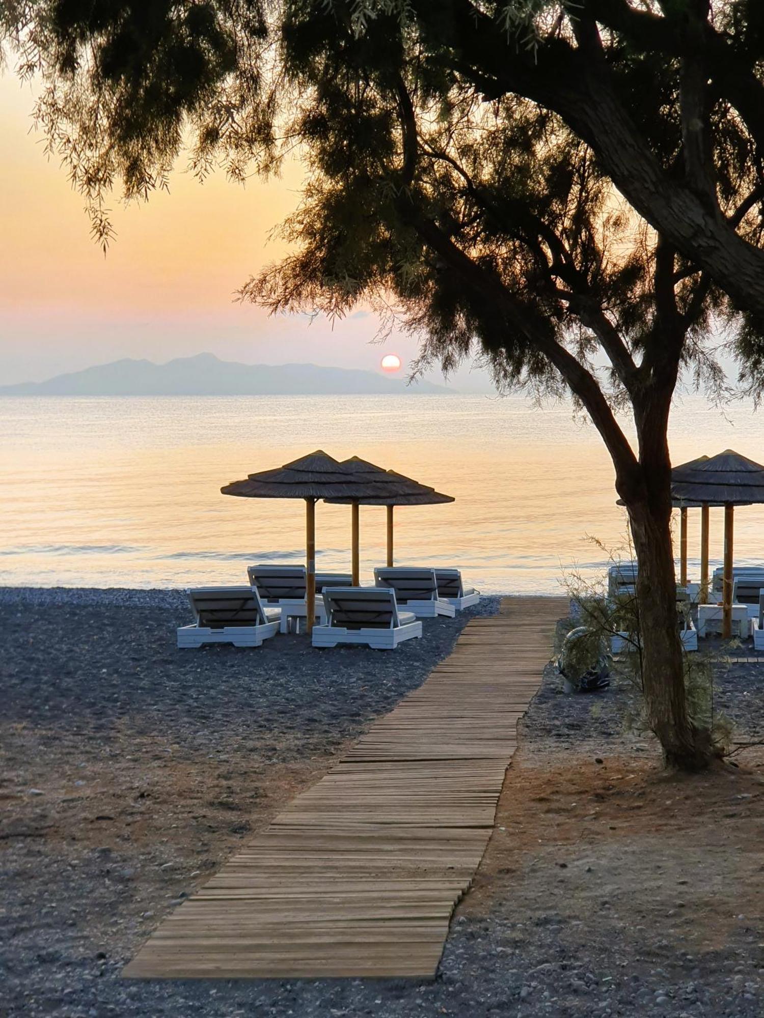 Arion Bay Hotel Santorini Kamári Eksteriør bilde